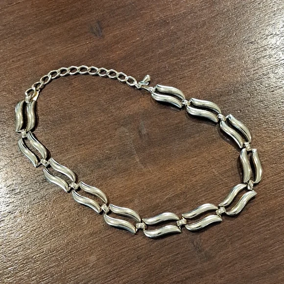 Monet Necklace 16" Wave Link Goldtone - Picture 3 of 7